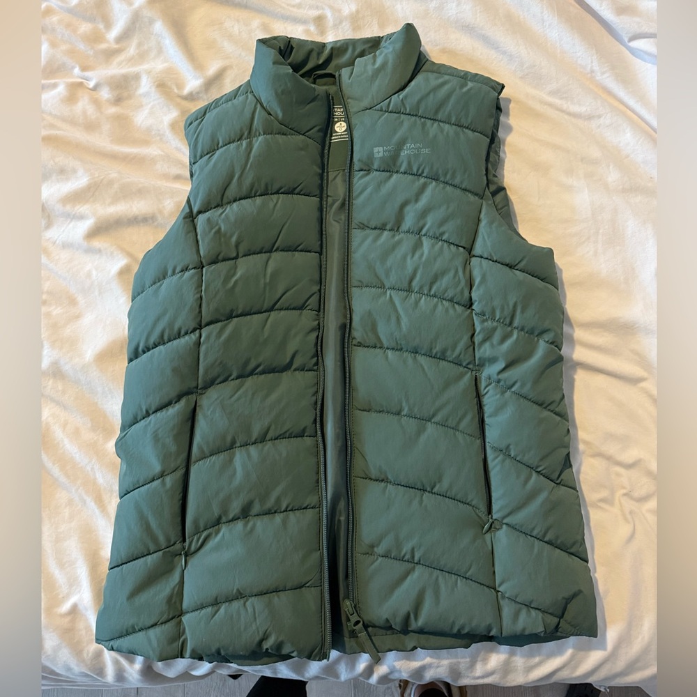 Mountain warehouse green vest